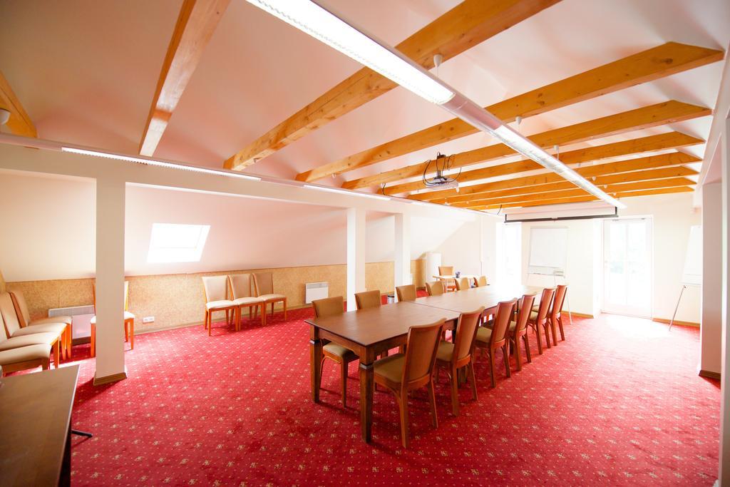 רקבר Villa Hotel Theresa מראה חיצוני תמונה